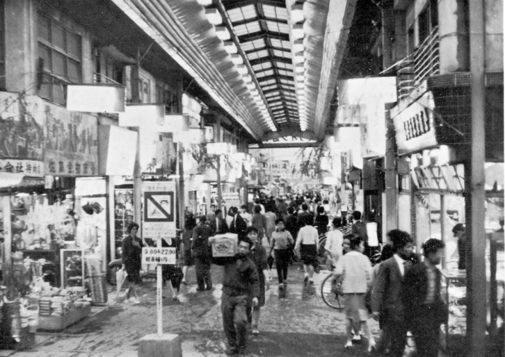 �����N�i�̉����U���߂����E�L�����ɓX