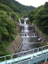 �����N�i�̉����U���߂����E�L�����ɓX