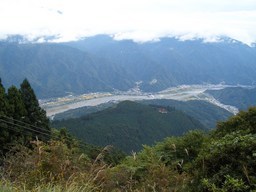 �����N�i�̉����U���߂����E�L�����ɓX