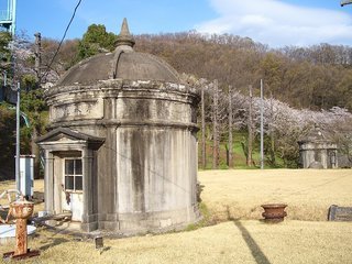 �����N�i�̉����U���߂����E�L�����ɓX