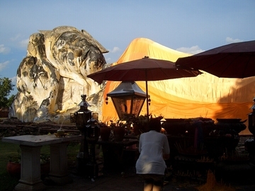 �����N�i�̉����U���߂����E�L�����ɓX