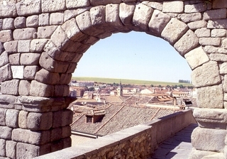 �����N�i�̉����U���߂����E�L�����ɓX