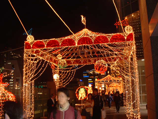 �����N�i�̉����U���߂����E�L�����ɓX