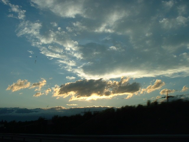 �����N�i�̉����U���߂����E�L�����ɓX