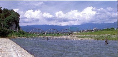 �����N�i�̉����U���߂����E�L�����ɓX